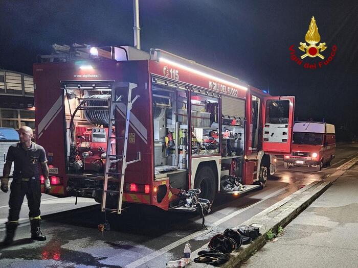 Incendio a La Spezia: quattro persone intossicate nel quartiere Melara