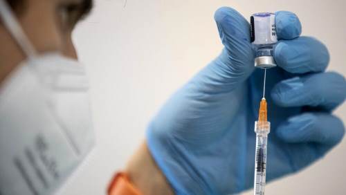 Inchiesta su presunti abusi nella somministrazione dei vaccini in Gallura durante la pandemia