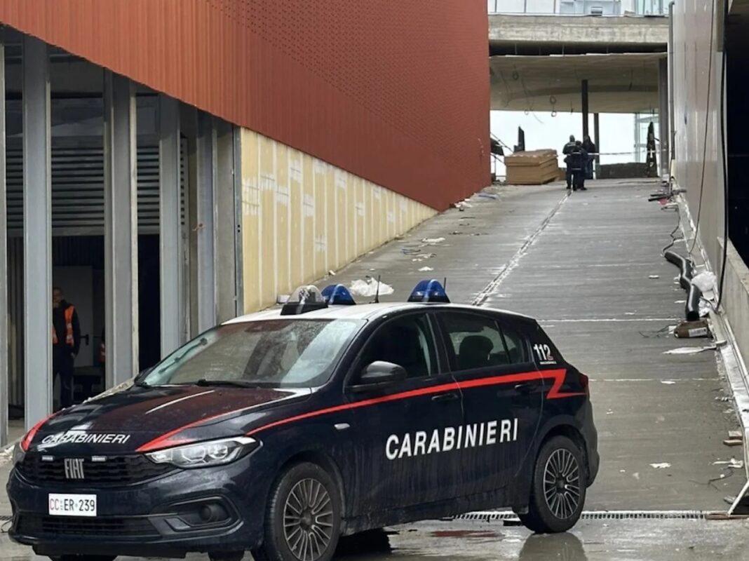 Incidente in cantiere al centro commerciale Maximall di Torre Annunziata prima dell’inaugurazione