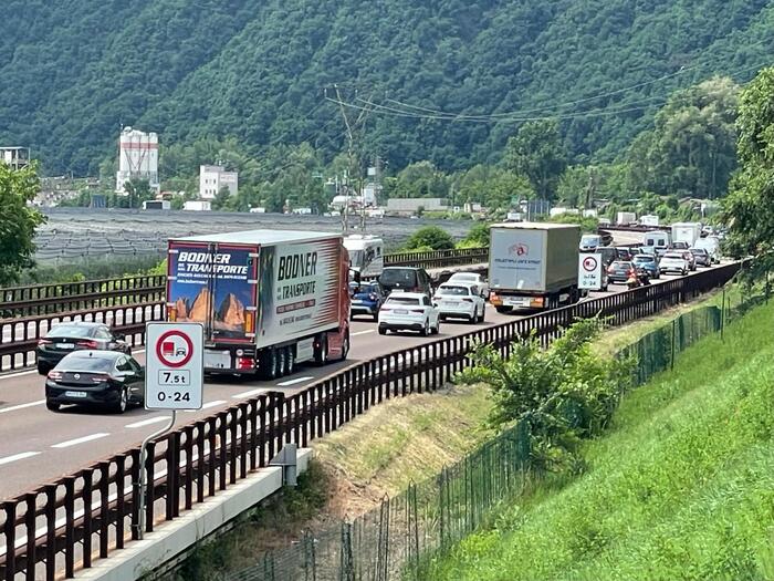 Incidente lungo l’autostrada del Brennero: scontro tra due tir provoca lunghe code