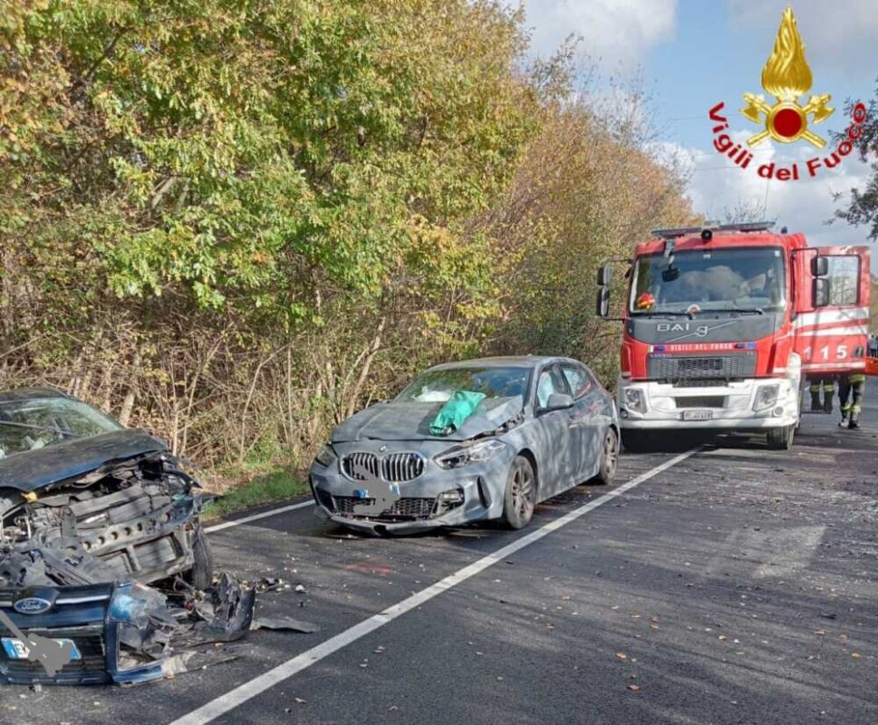 Incidente sulla Braccianese: donna e bambino trasportati in ospedale dopo un gravissimo scontro