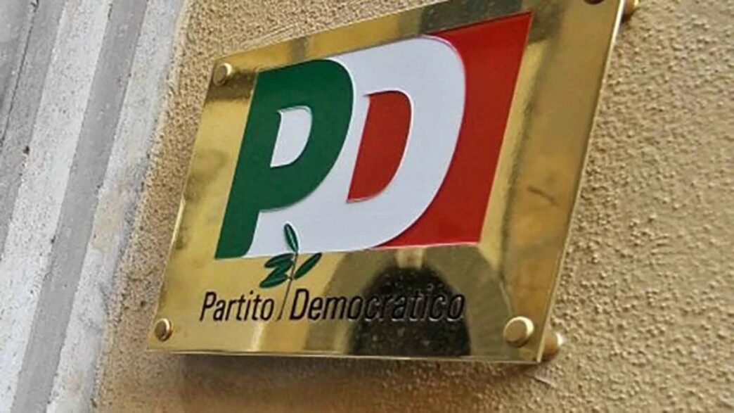 Irrompono Nella Sede Del Pd A