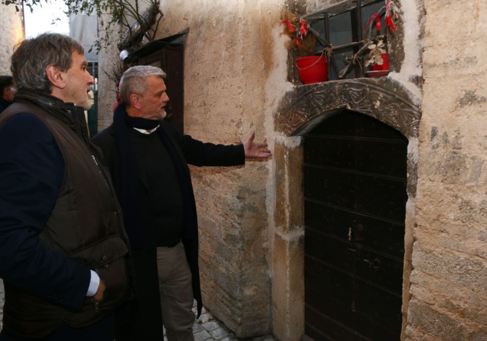 Marco Marsilio visita il borgo di Santo Stefano di Sessanio: un modello di sviluppo sostenibile