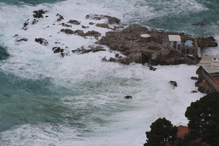 Mare Agitato Nel Golfo Di Napo