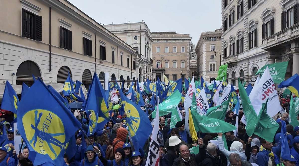 Medici e infermieri in protesta a Roma: un marcia storica contro la Legge di Bilancio 2025