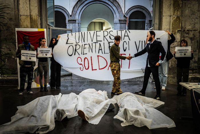 Occupazione all’università l’orientale di napoli: studenti protestano contro la nato