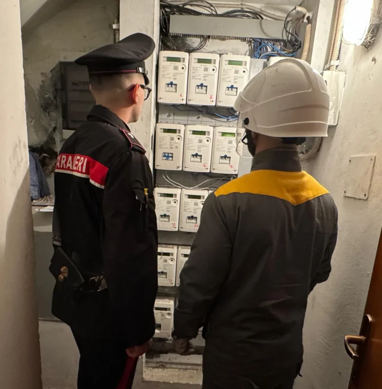 Operazione dei Carabinieri di Frascati: arresti e denunce per furto di energia elettrica e spaccio