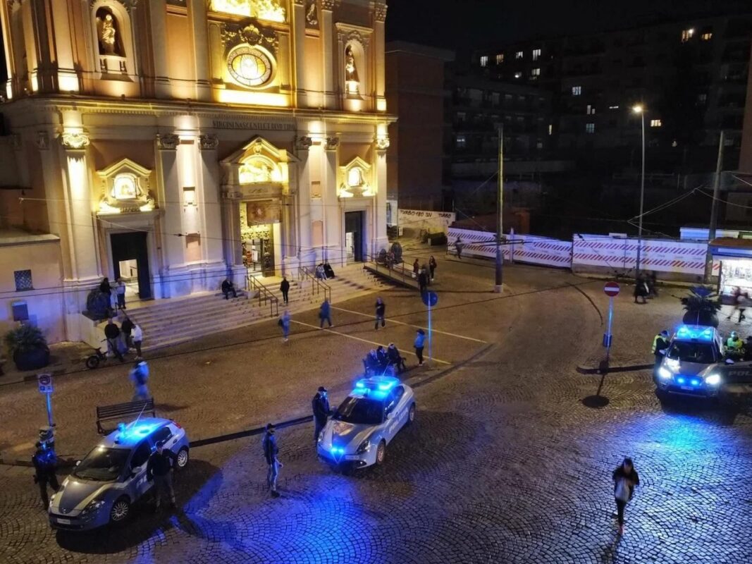 Operazioni di controllo in provincia di Napoli: quasi 500 persone identificate