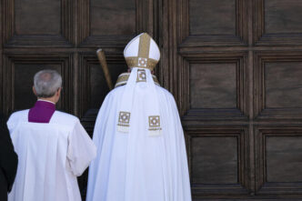 Papa Francesco3A Apertura Della