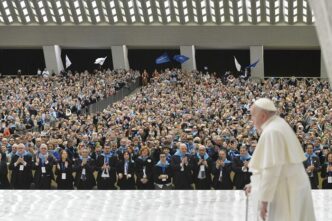 Papa Francesco Invita A Combat