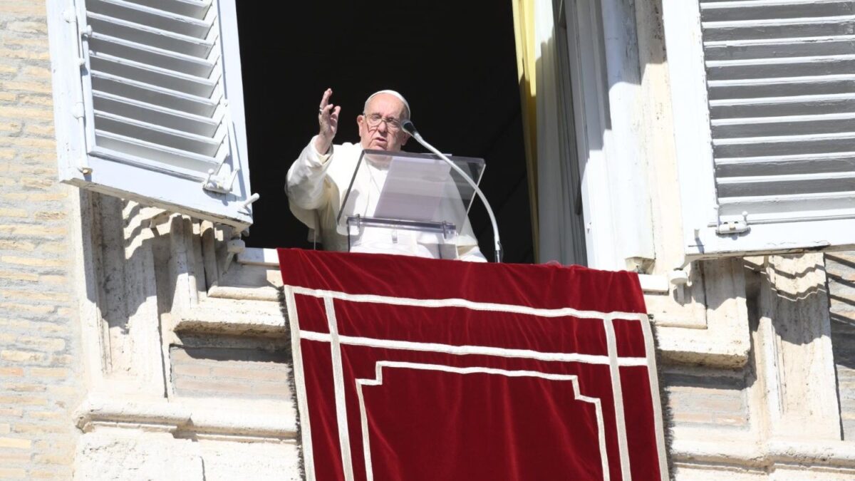 Papa Francesco invita alla ricerca della santità nella solennità di Tutti i Santi