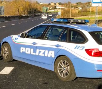 Polizia Stradale Salva Un Pazi