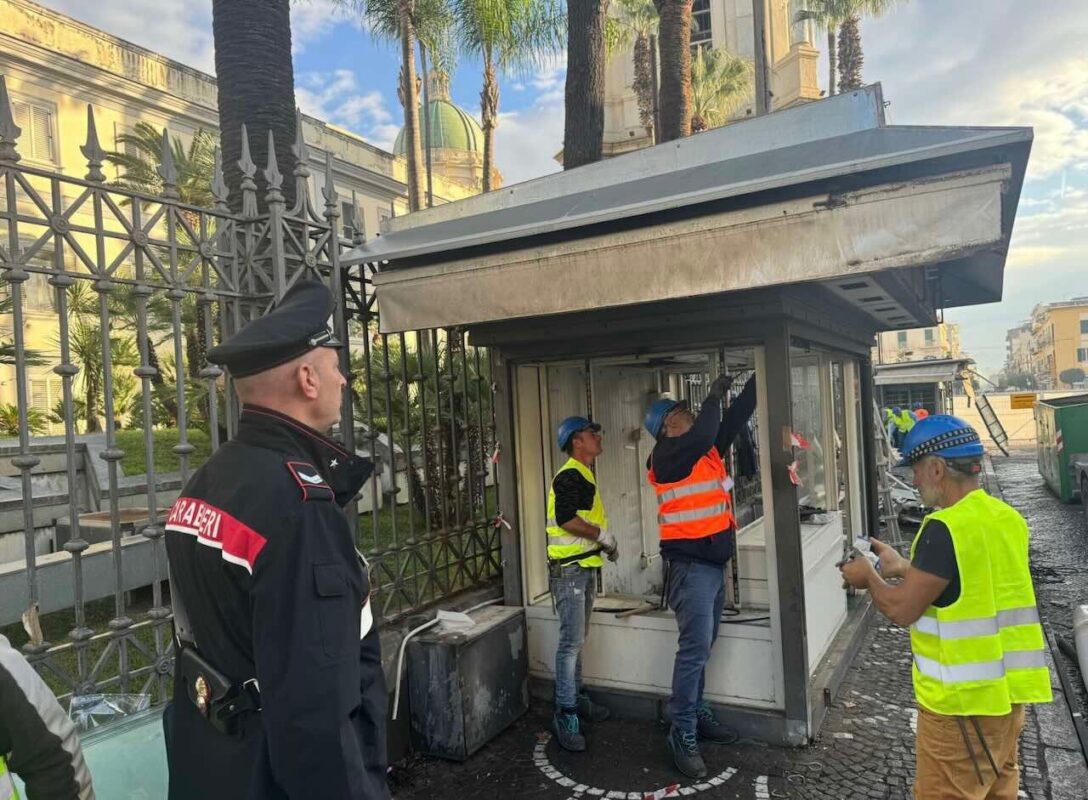 Pompei: rimozione di chioschi abusivi per ripristinare la legalità nel sito archeologico