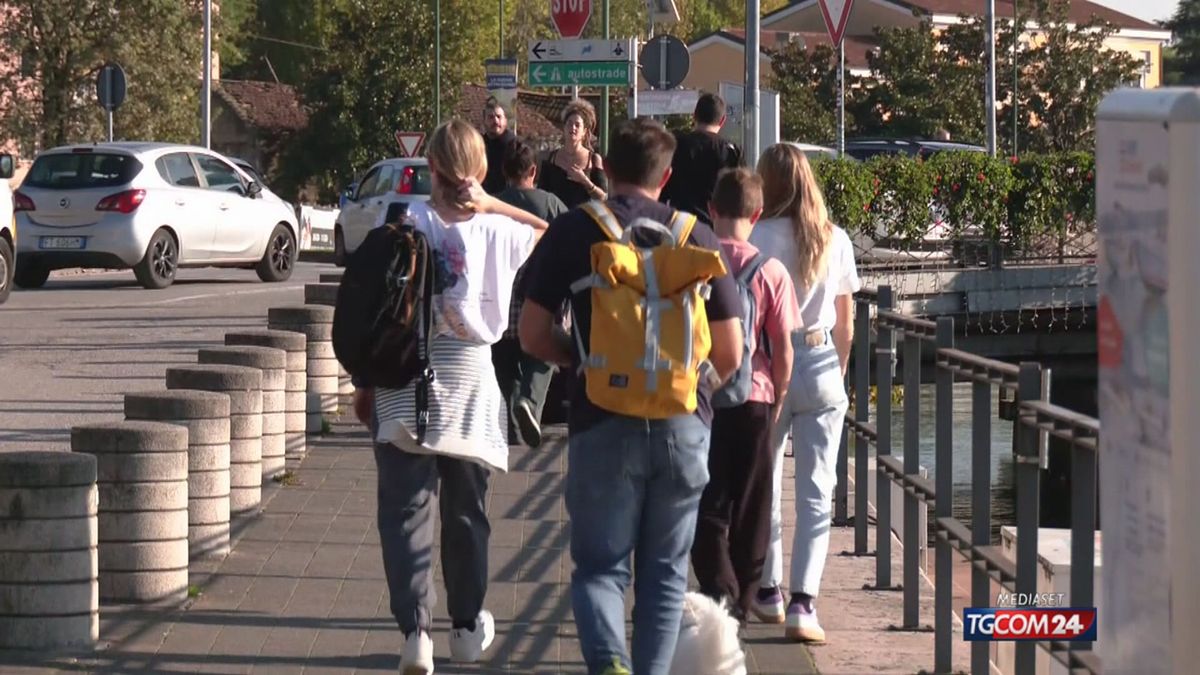 Ponte di Ognissanti: il bel tempo fa volare il turismo in Italia, cifre e mete da record