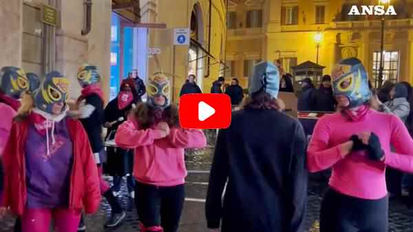 Presidio transfemminista a Montecitorio: donne unite contro la violenza di genere