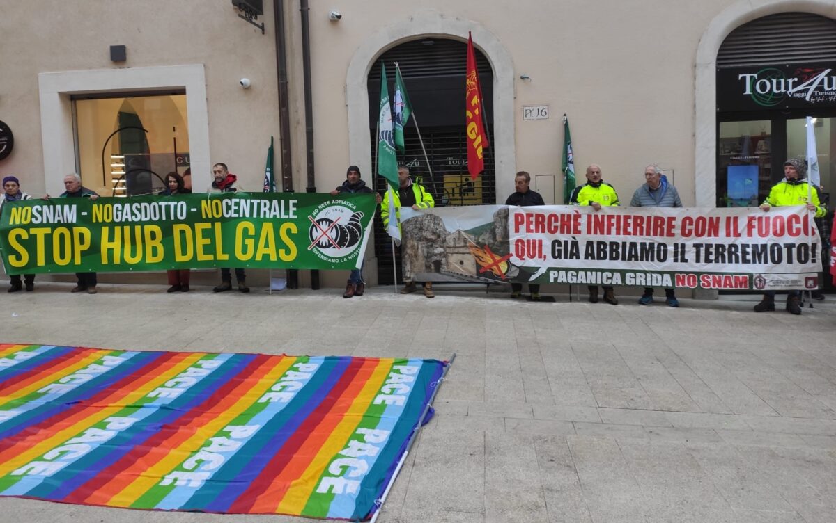 Proteste a L’Aquila contro il progetto Snam: sindacati e comitati uniti nella lotta