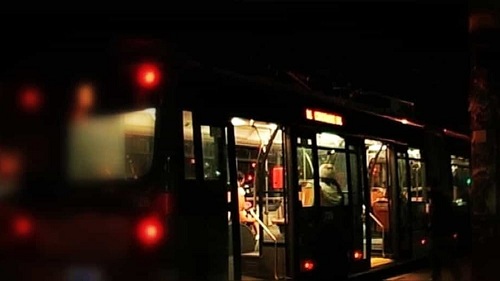 Rapina su autobus a Roma: giovane passeggero e cittadini al fermo di un malvivente