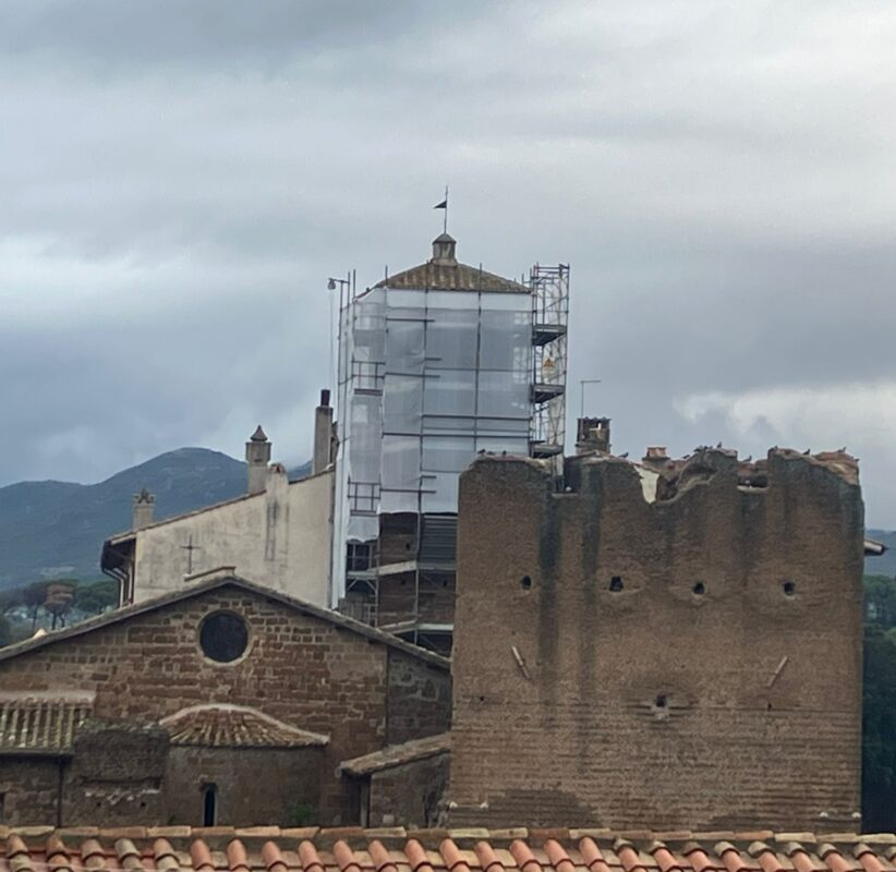 Restauro in corso per il Campanile di Cerveteri: il simbolo storico riacquista vita