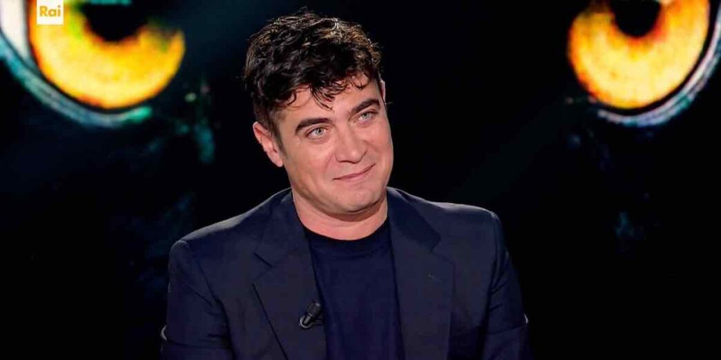 Riccardo Scamarcio Si Svela A