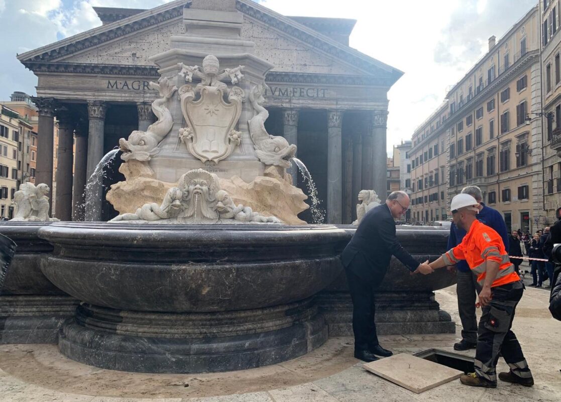 Roma riaccende la bellezza delle fontane storiche: inaugurati i restauri a Pantheon e Navona