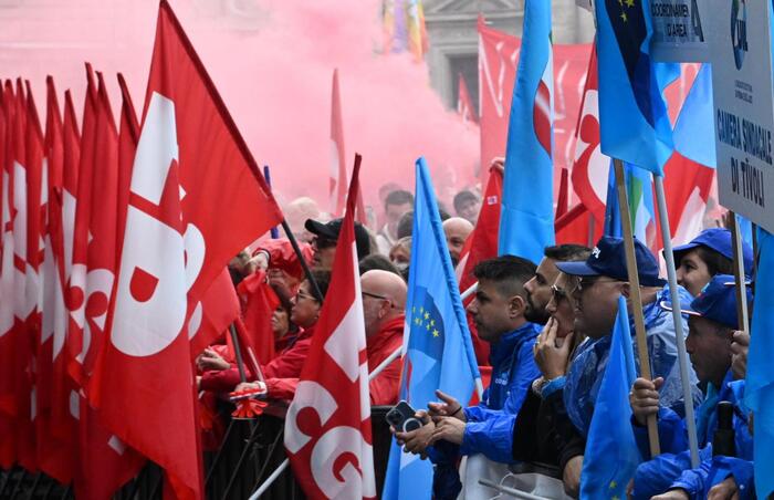 Sciopero generale nelle Marche: Fabriano al centro delle proteste per la crisi industriale