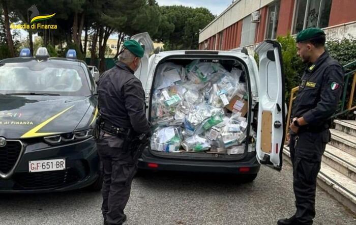 Sequestrati oltre 52mila farmaci in Calabria: blitz della Guardia di Finanza a Falerna