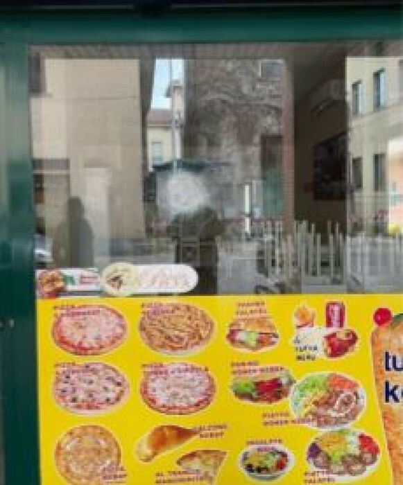 Sette arresti a Vigevano per estorsione e minacce nel settore dei kebap