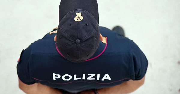 Sette poliziotti di Torino sotto accusa: associazione a delinquere e peculato nel mirino della procura