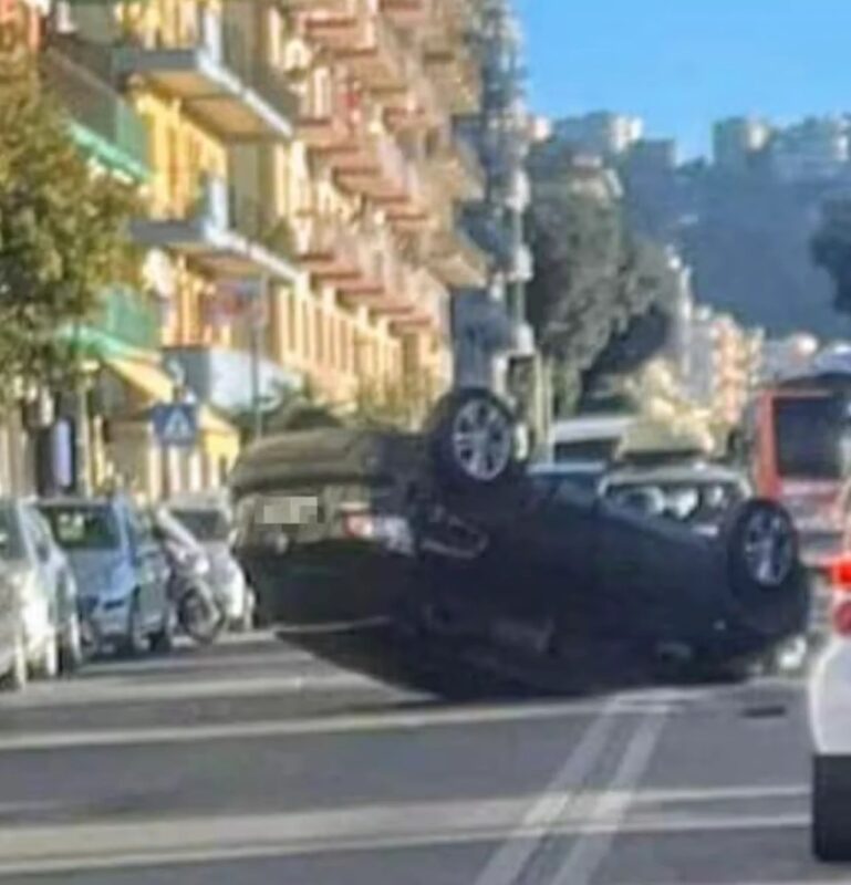 Spettacolare incidente stradale a Fuorigrotta, nessun ferito: il racconto della risoluzione