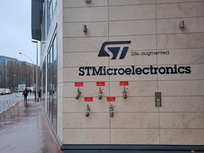 Stmicroelectronics rinvia l’obiettivo di 20 miliardi di dollari, punta a 18 miliardi entro il 2028