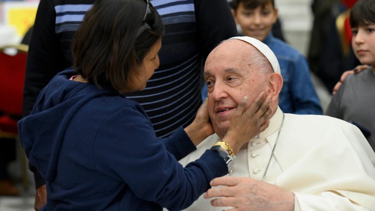 Storie di resilienza e speranza al pranzo del Papa nella Giornata mondiale dei Poveri