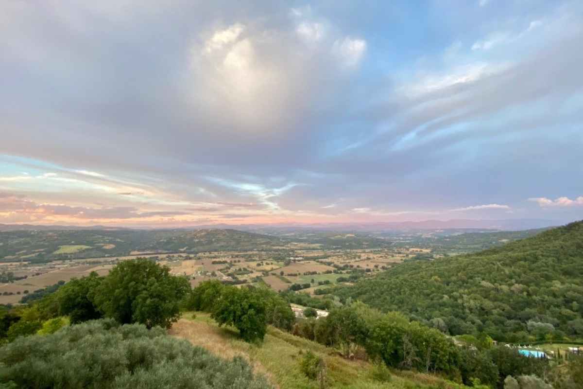 Sembra di essere catapultati in una fiaba: è il bosco (incantato) più famoso del Lazio