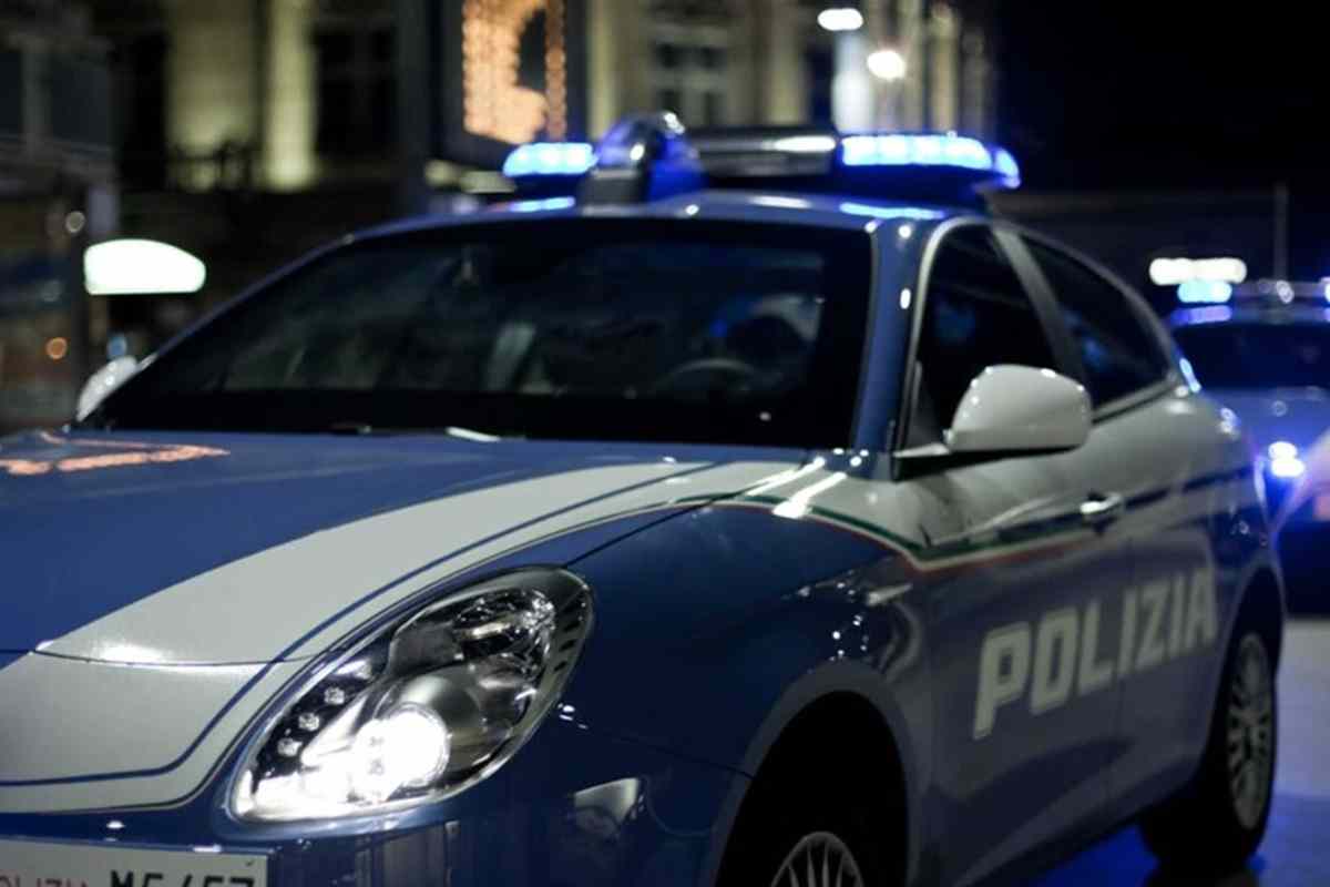 Ubriaco chiama la polizia per furto d’auto, ma questa era parcheggiata a pochi passi