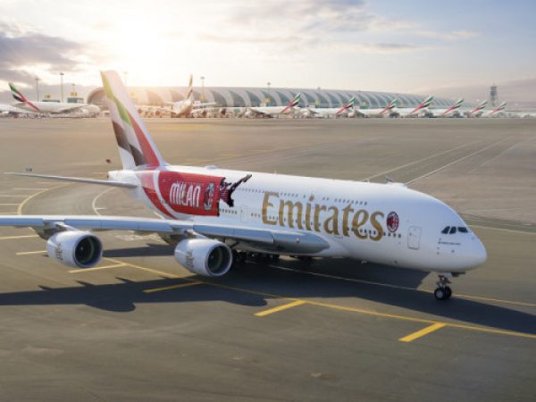 Un A380 di Emirates festeggia i 125 anni del Milan con una livrea speciale