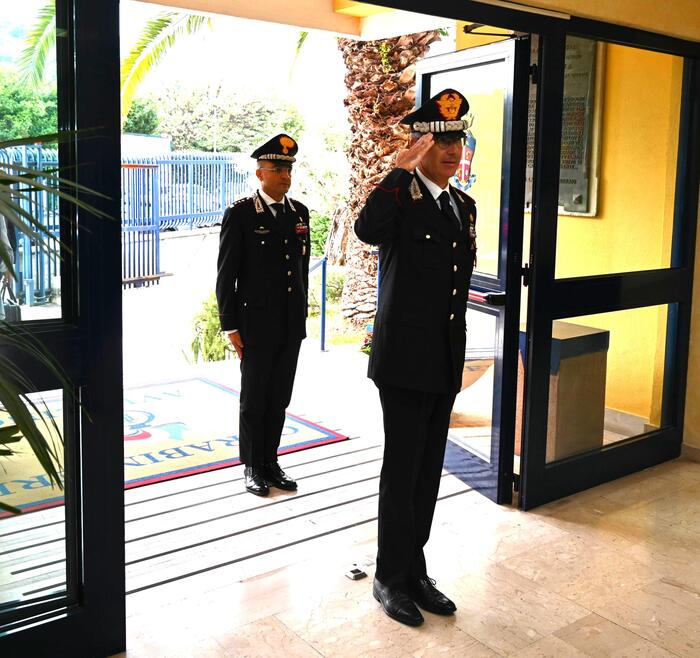 Visita del generale Marco Minicucci alla Stazione dei Carabinieri di Atripalda