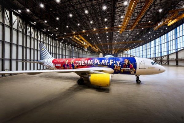 Vueling rende omaggio al Barça Femminile con una livrea speciale sull’Airbus A320