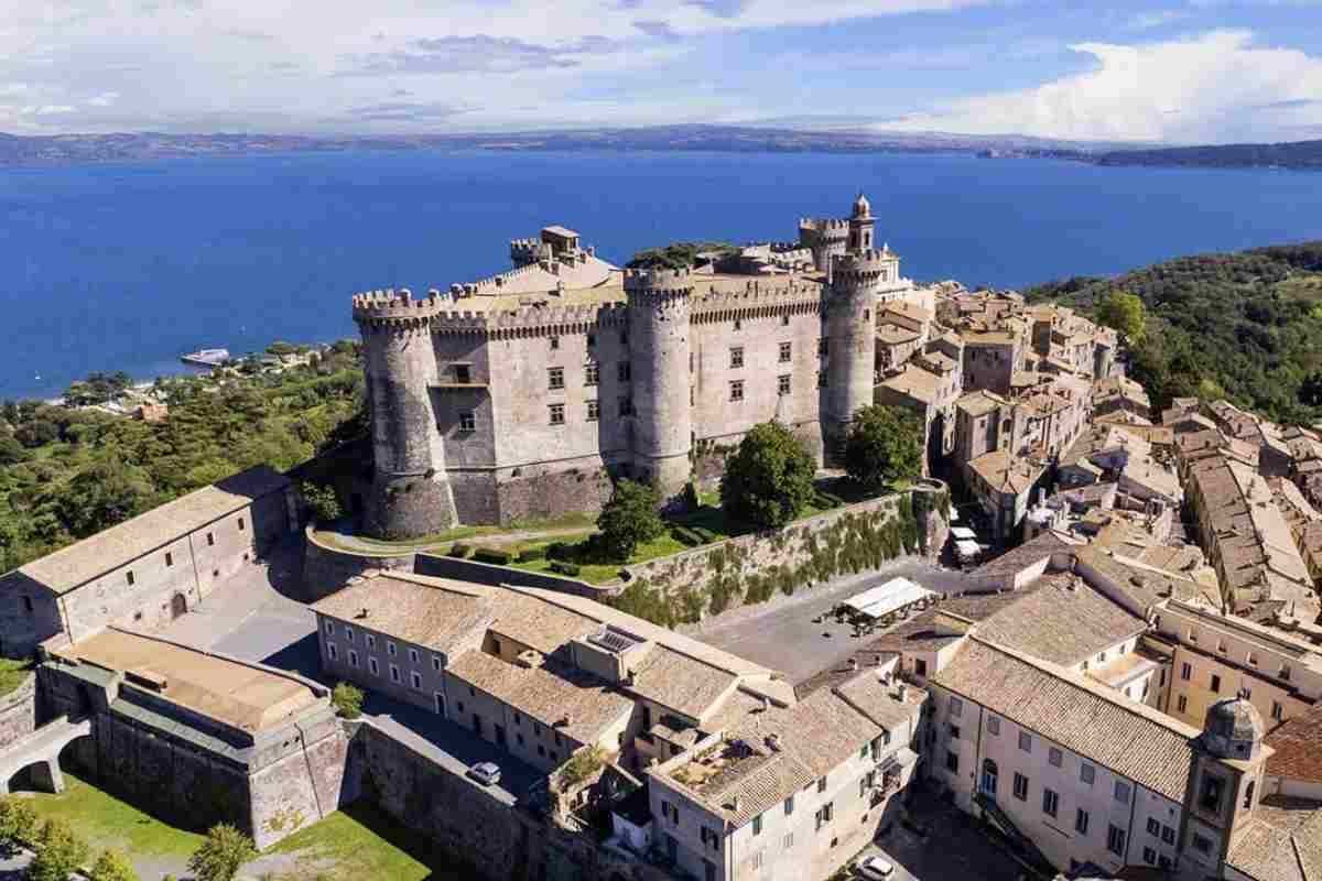 Situato Sulle Sponde Del Lago Di Bracciano