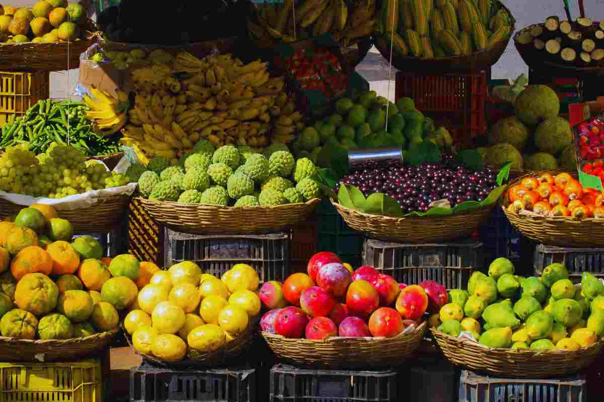 Allarme pesticidi nella frutta, come capire se ci sono o no? Il trucco velocissimo