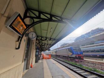 Guasto elettrico ferma i treni