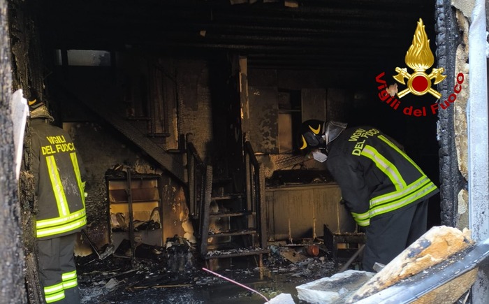 Incendio a Burano3A le fiamme c