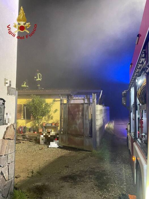 Incendio a Vigevano3A intossica