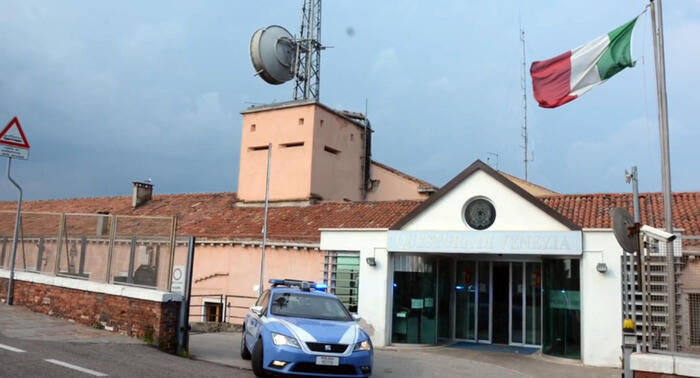 Marghera3A auto della polizia c