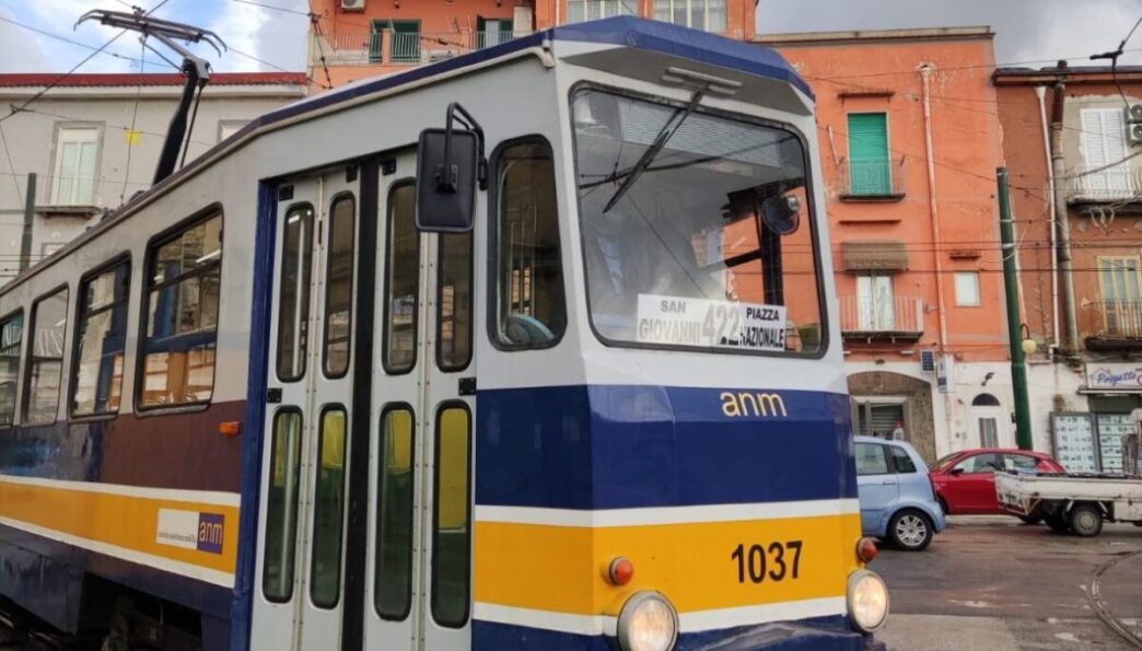 Napoli risorge con i tram stor