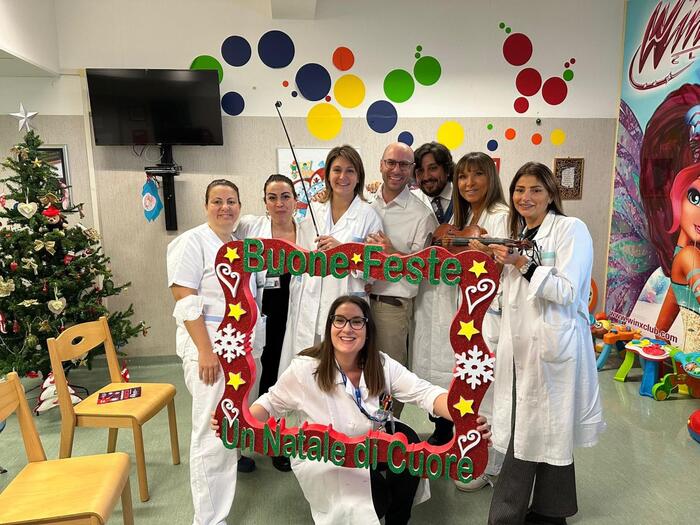 Natale in ospedale3A musica e d