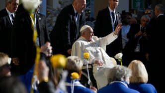 Papa Francesco in Corsica3A un 2