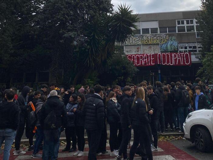 Protesta al liceo Socrate di R