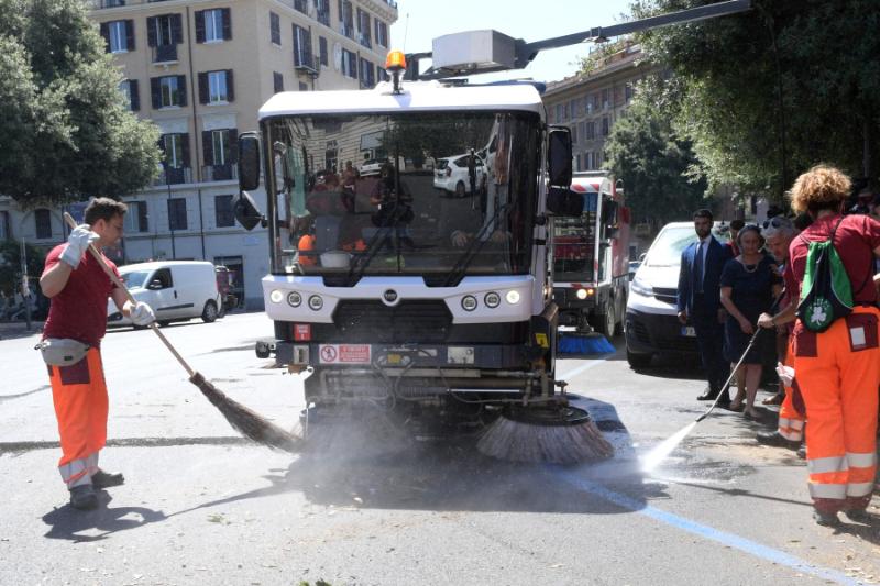 Roma premia i netturbini3A bonu