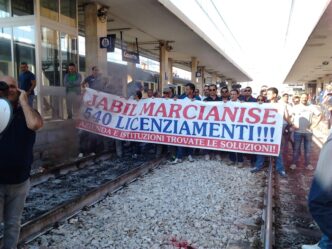 Sit in e corteo a Caserta3A i l