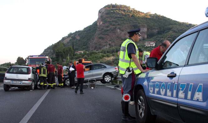 Tragico Incidente Sulla Statale Due Giovani Perdono La Vita In Uno