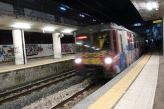 Treni e autobus in servizio pe